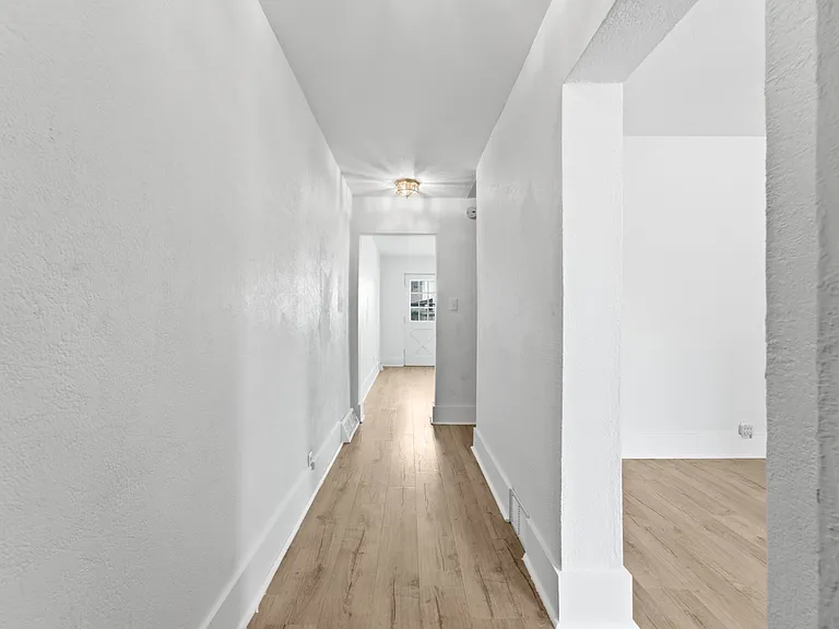 98 S 18th St — Photo 10