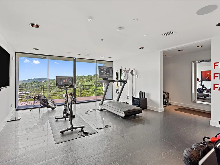 1501 Ridgecrest Dr — Photo 13