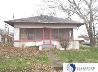 1102 A St, Fairbury, NE 68352