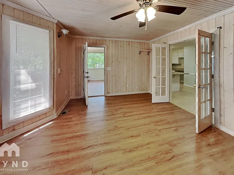 220 Glaive Dr — Photo 8