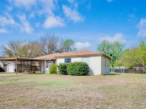 404 N 6th St, Noble, OK 73068