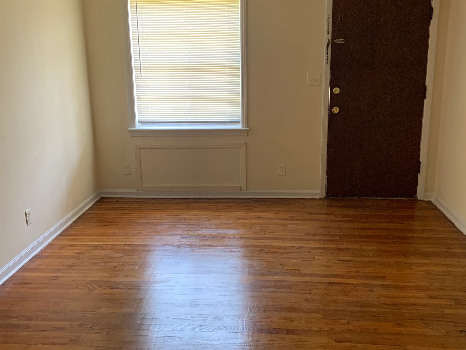 2 bed, 750 sqft, $1,200 — Photo 3