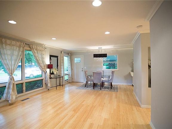 3rd image of 1 Croston Ln