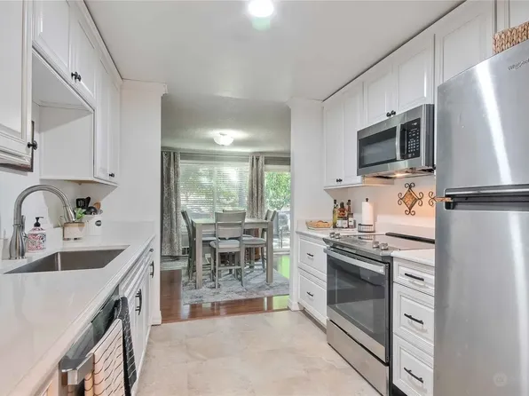2015 SW 318th Pl #5A, Federal Way, WA 98023