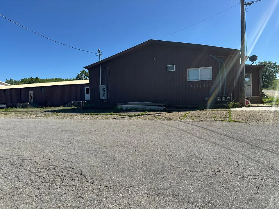 300 Seneca Ln