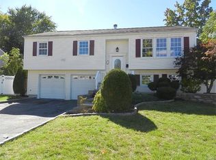 8 Terrich Ct, Ossining, NY 10562