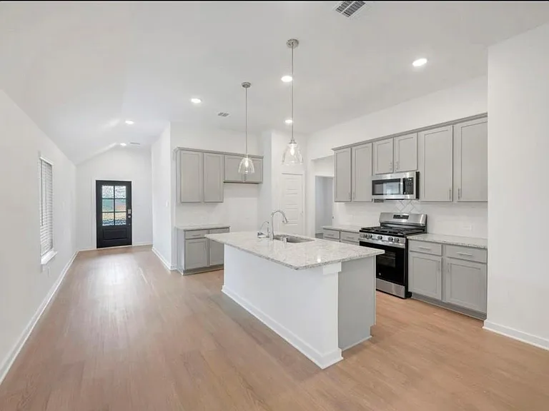 10231 Burton Path — Photo 2