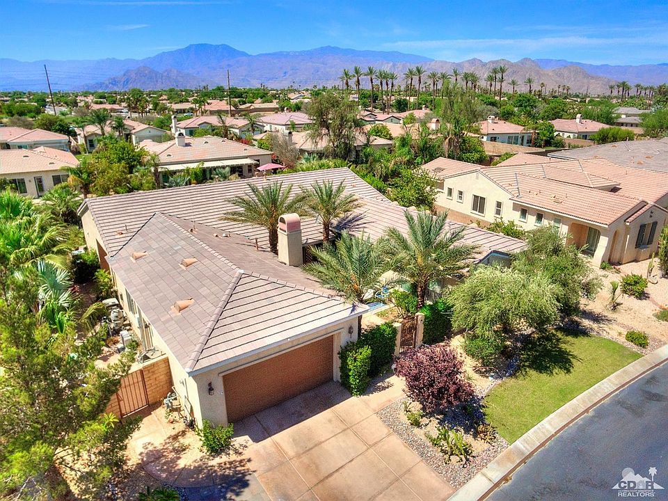 1st image of 79845 Amalfi Dr