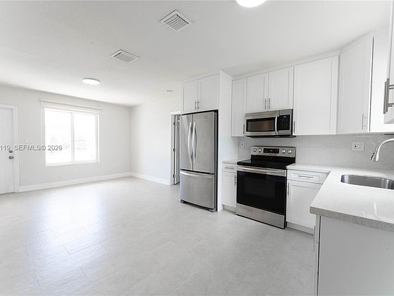 3rd image of 10825 SW 221st St