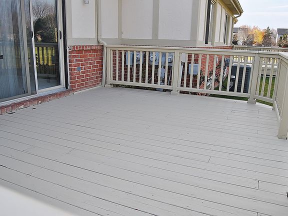 3rd image of 18433 Greenmeadow Dr