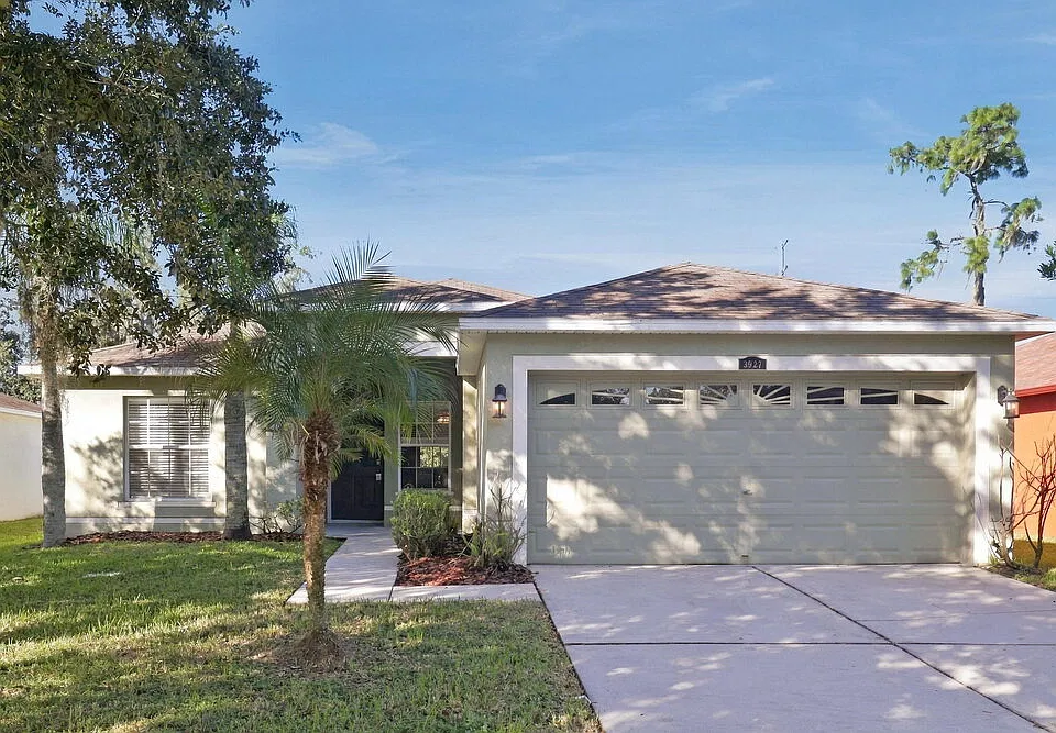3927 Constantine Loop