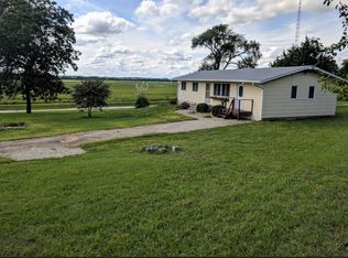 1738 15th Rd, Clay Center, KS 67432