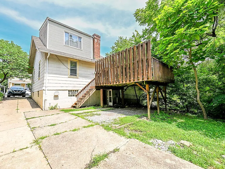 409 Ada St — Photo 23