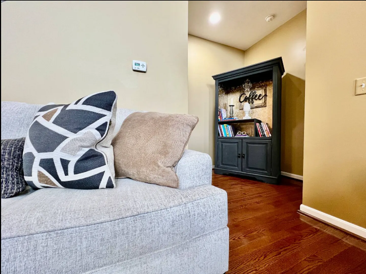 Spacious 4 Bedroom with Gameroom — Photo 3