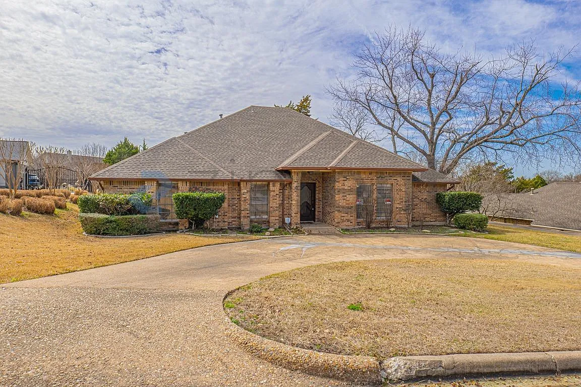 Building Photo - 10 Cypress Ct