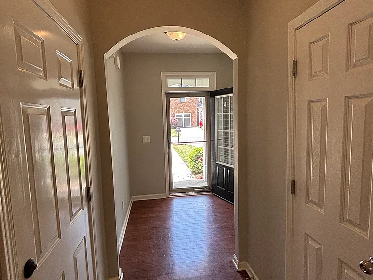 5112 Sherwood Way — Photo 4