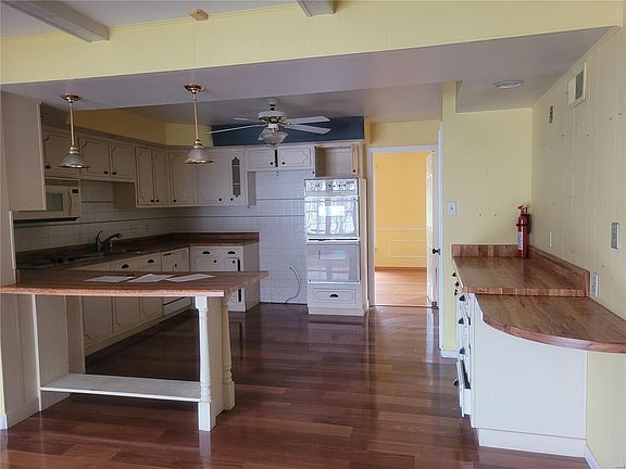 5th image of 1028 Ross Ave