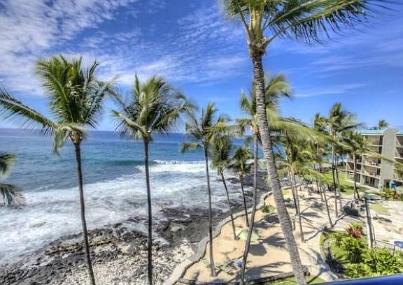 2nd image of 75-6106 Alii Dr #201