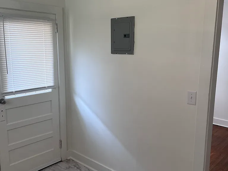 601 Jefferson St — Photo 2