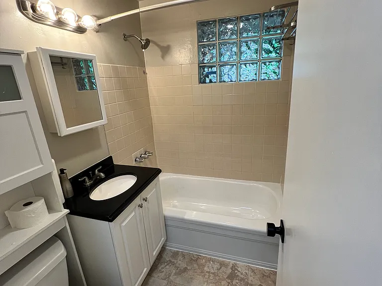 3021 SW Andover St — Photo 3