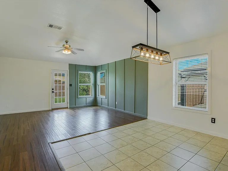 18821 Mangan Way — Photo 8