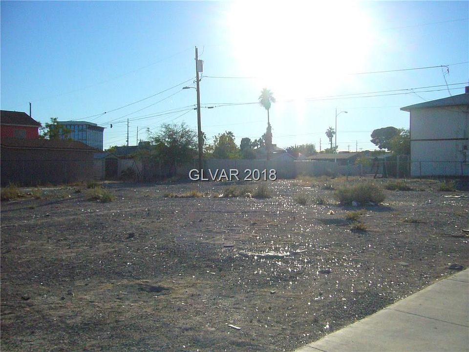 1st image of 2441 Arrowhead St