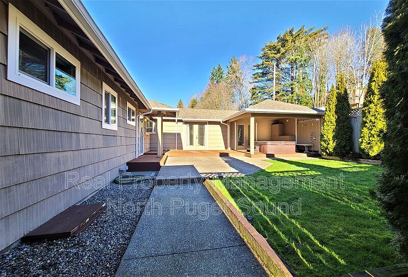 1st image of 605 115th Ave SE