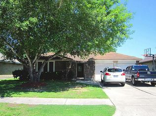 304 Forest Hills Dr, League City, TX 77573