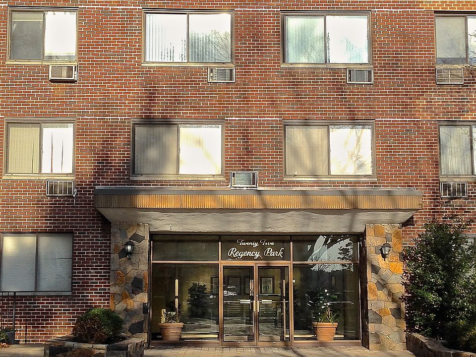 Welcome to 25 Lake Street