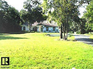 Front incl. small pasture