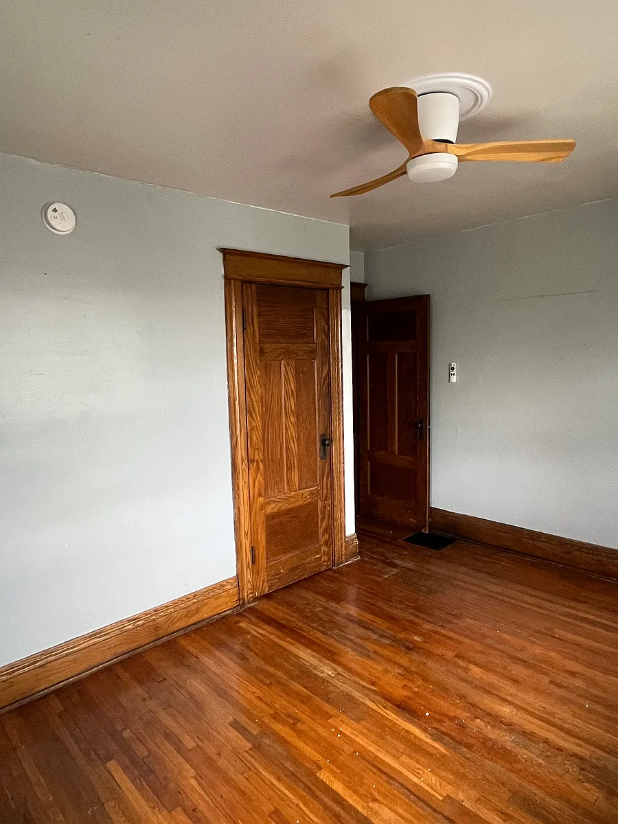 Building Photo - 1497-1499 South Ave #1