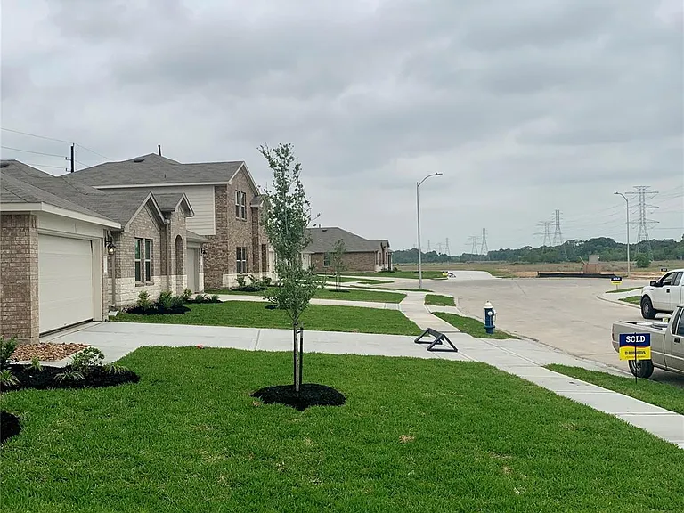 4227 Isoletta Ct — Photo 29