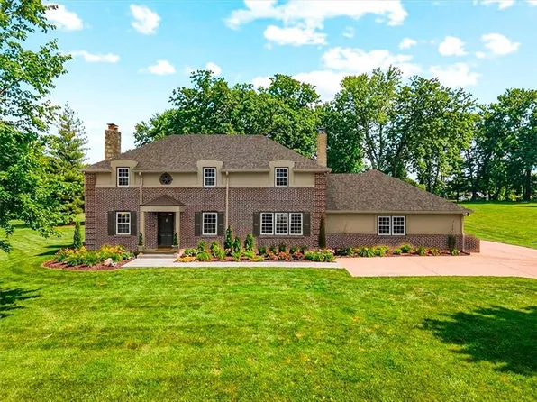 900 NE Barnes Ave, Kansas City, MO 64118