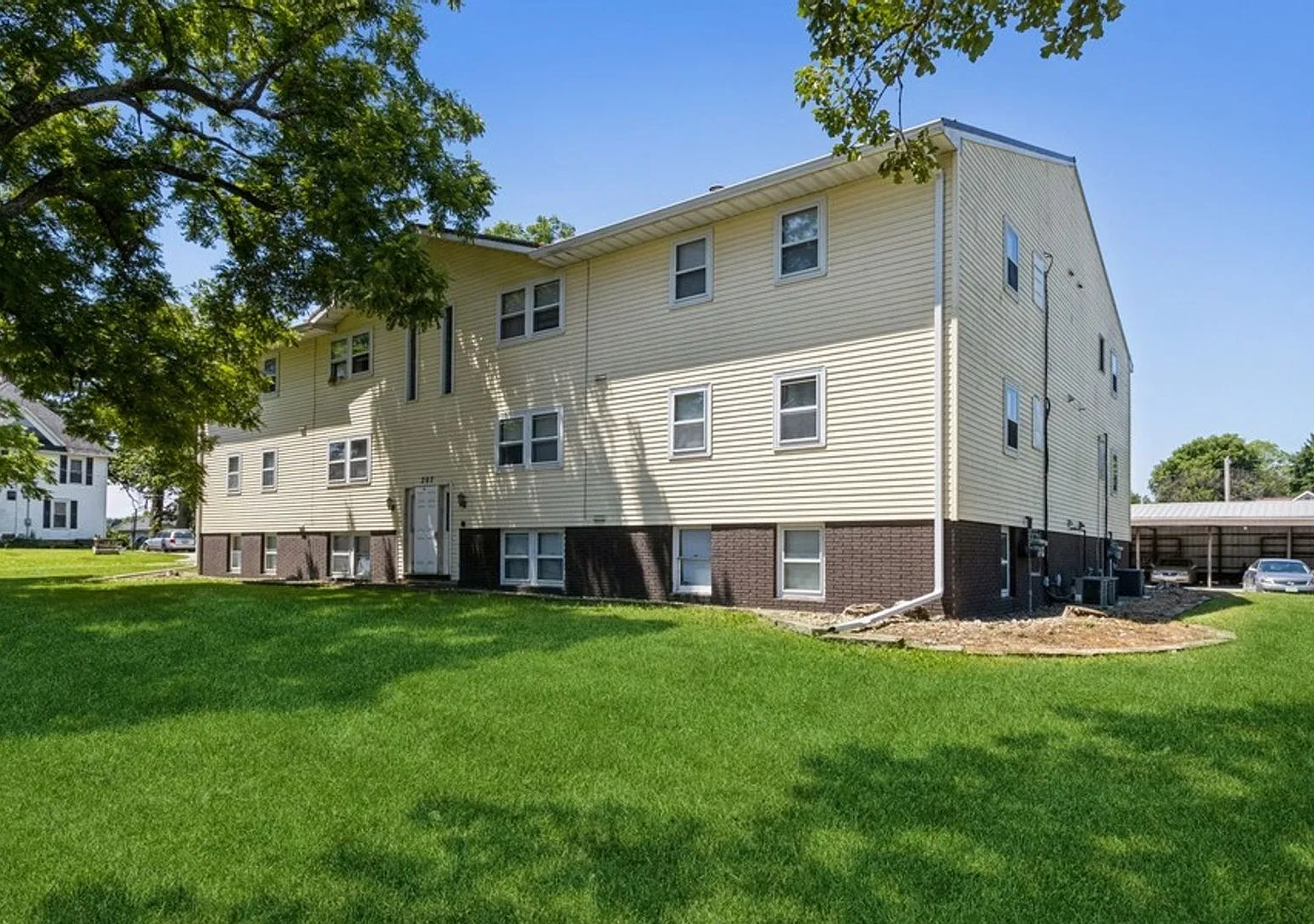 307 N Corn Street — Photo 1