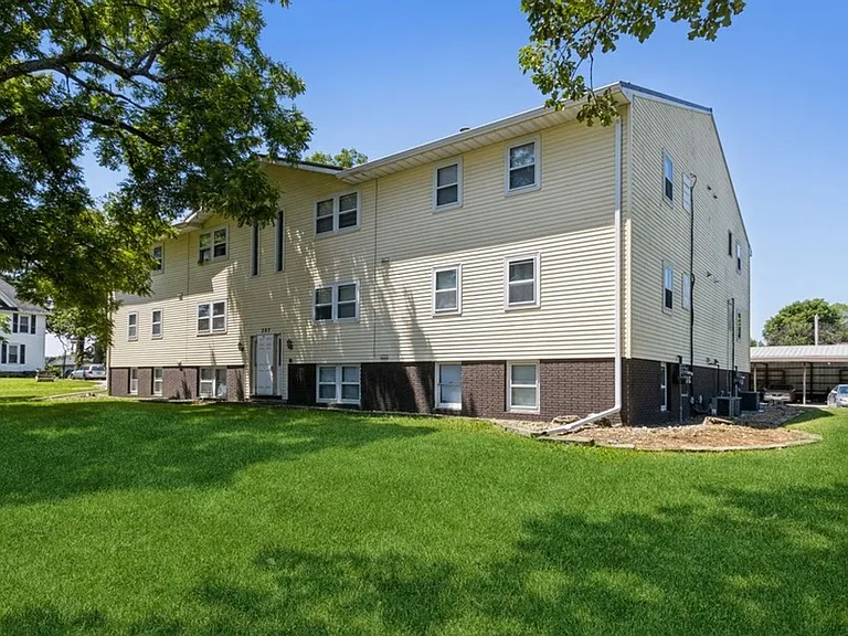 307 N Corn Street — Photo 1