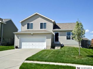 8720 Quest St, Omaha, NE 68122
