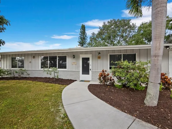 2417 Parson Ln, Sarasota, FL 34239