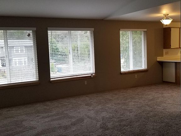 4th image of 313 Cedar Ave APT 3