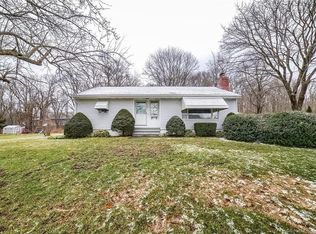 81 Forest View Rd, Northford, CT 06472