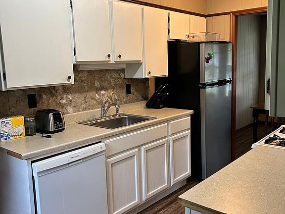 5th image of 1304 N Frankfort Ave