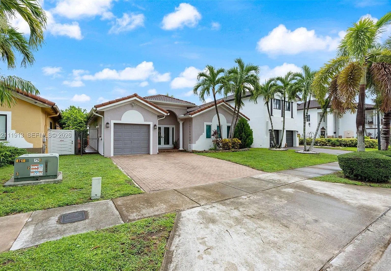 3 bed, 2.0 bath, 1668 sqft, $3,700 — Photo 2