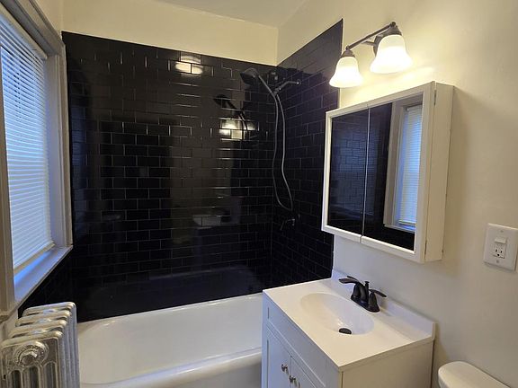 5th image of 838 N Massasoit Ave #3A