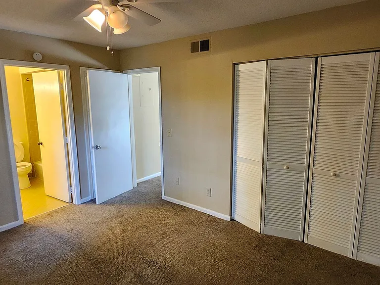 3904 Armour Ave — Photo 9