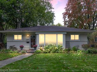 31079 E Rutland St, Beverly Hills, MI 48025