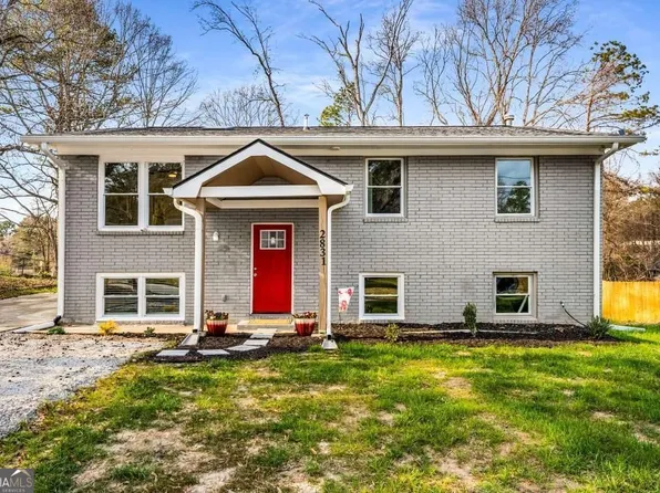 2831 Spruce Point Rd, Atlanta, GA 30349