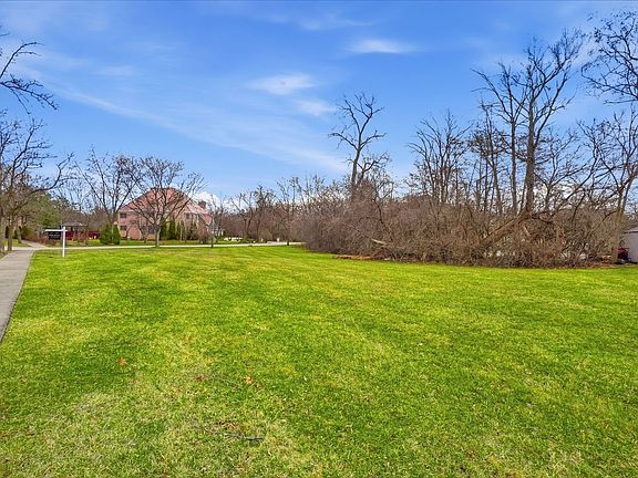 3rd image of 9045 Turnberry Dr