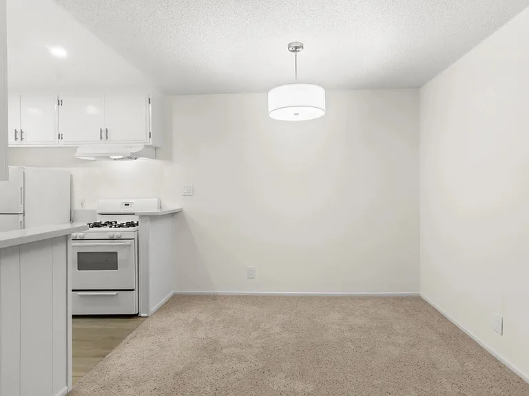1226 McClellan Dr #5 — Photo 5