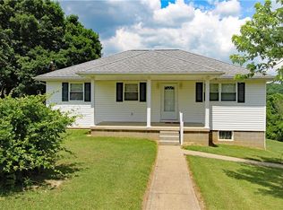 122 Locust Ln, Follansbee, WV 26037