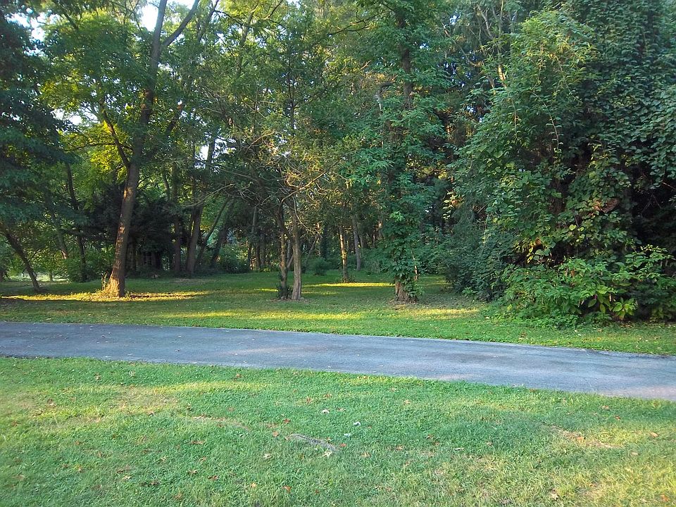 1st image of 3905 Schoolhouse Ln