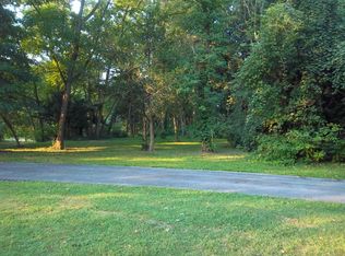 3905 Schoolhouse Ln, Harrisburg, PA 17109